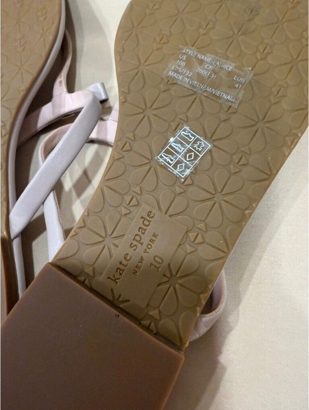 NEW Kate Spade New York Pink Patent Thong Peplum Sandals Women’s Size 10 - Picture 7 of 8